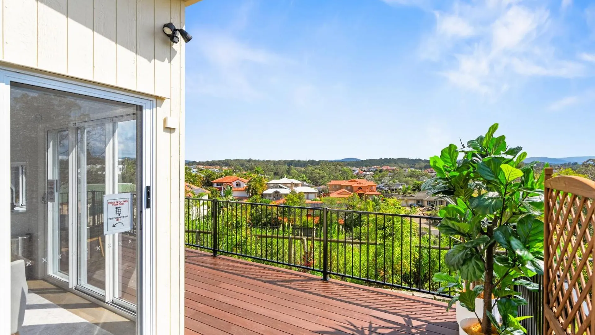 Cute 1-Bed Tiny House With Garden In Nature Albany Creek Apartment